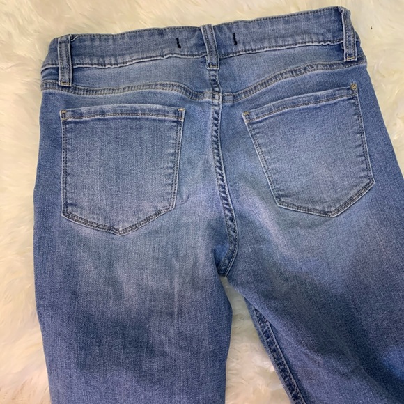 Distressed skinny jeans - Picture 5 of 6